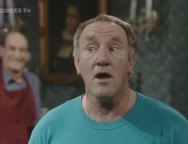 Derek Deadman Bio Wizards Welcome MV5BOGExZWZiODgtMjlhOC00MWI5LWJlODEtYzQzNWNlYWZlZGZjXkEyXkFqcGdeQXVyNjg5MjUzNDE@. V1 768x588 