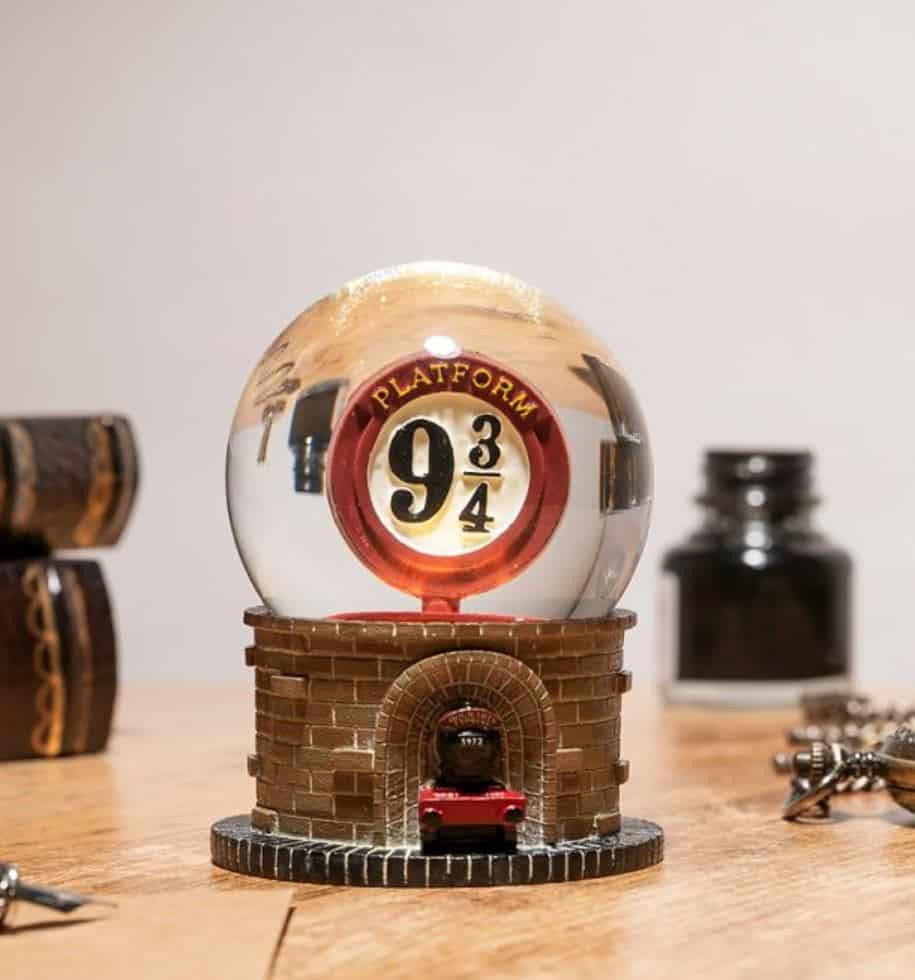 Harry Potter Platform 9 3/4 Snow Globe